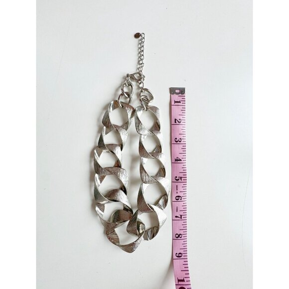 NENA Silver Tone Metal Large Textured Chain Statement Necklace - Picture 10 of 11